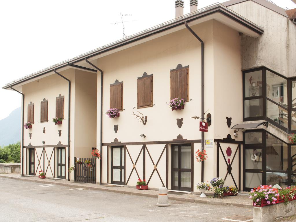 Appartamenti Le Mongolfiere Male Exterior photo